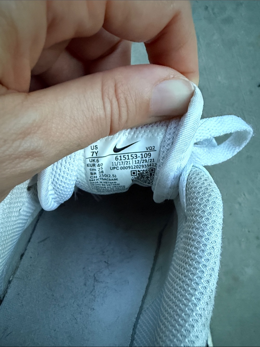 Nike Kids White Low-Top Leather Sneakers - Picture 3 of 3